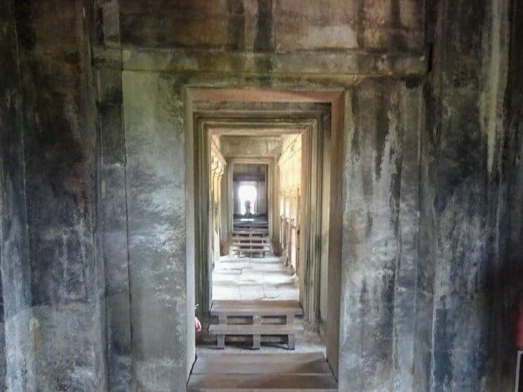 A walk through the Angkor Wat temple