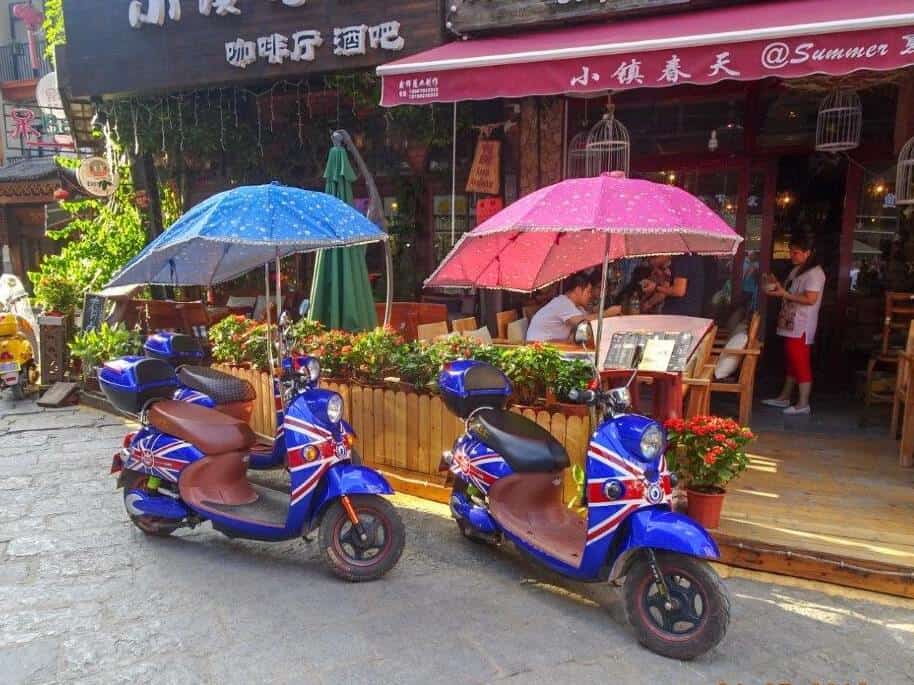 Perhaps we should have hired these bikes, they come with a shade umbrella