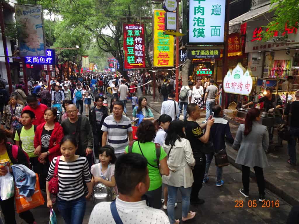 Shopping in Xian city Muslim Quarter