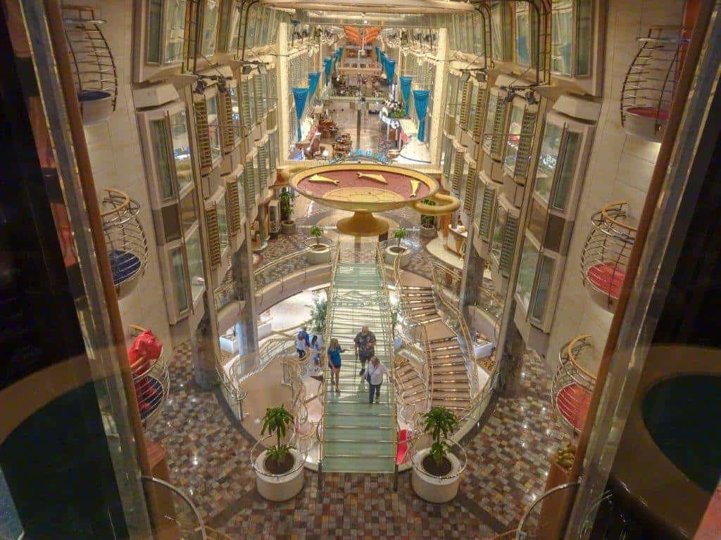 The Royal Promenade in Independence of the Seas