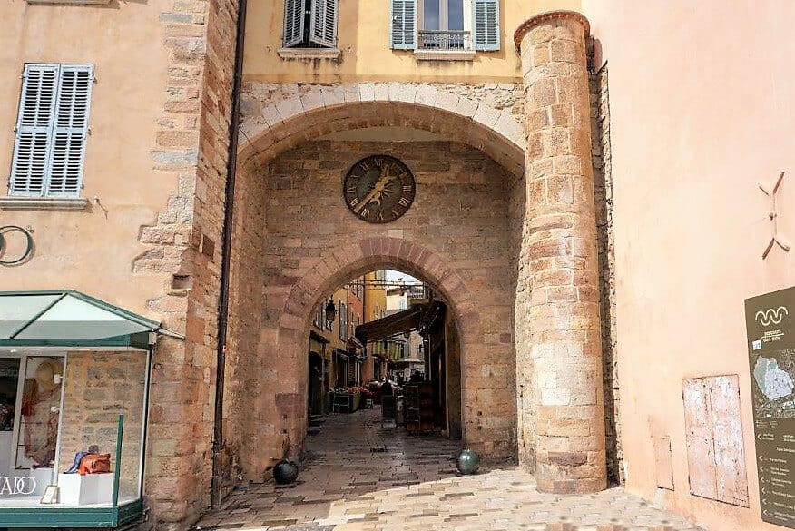 Porte Massillon is a gateway into the town of Hyeres