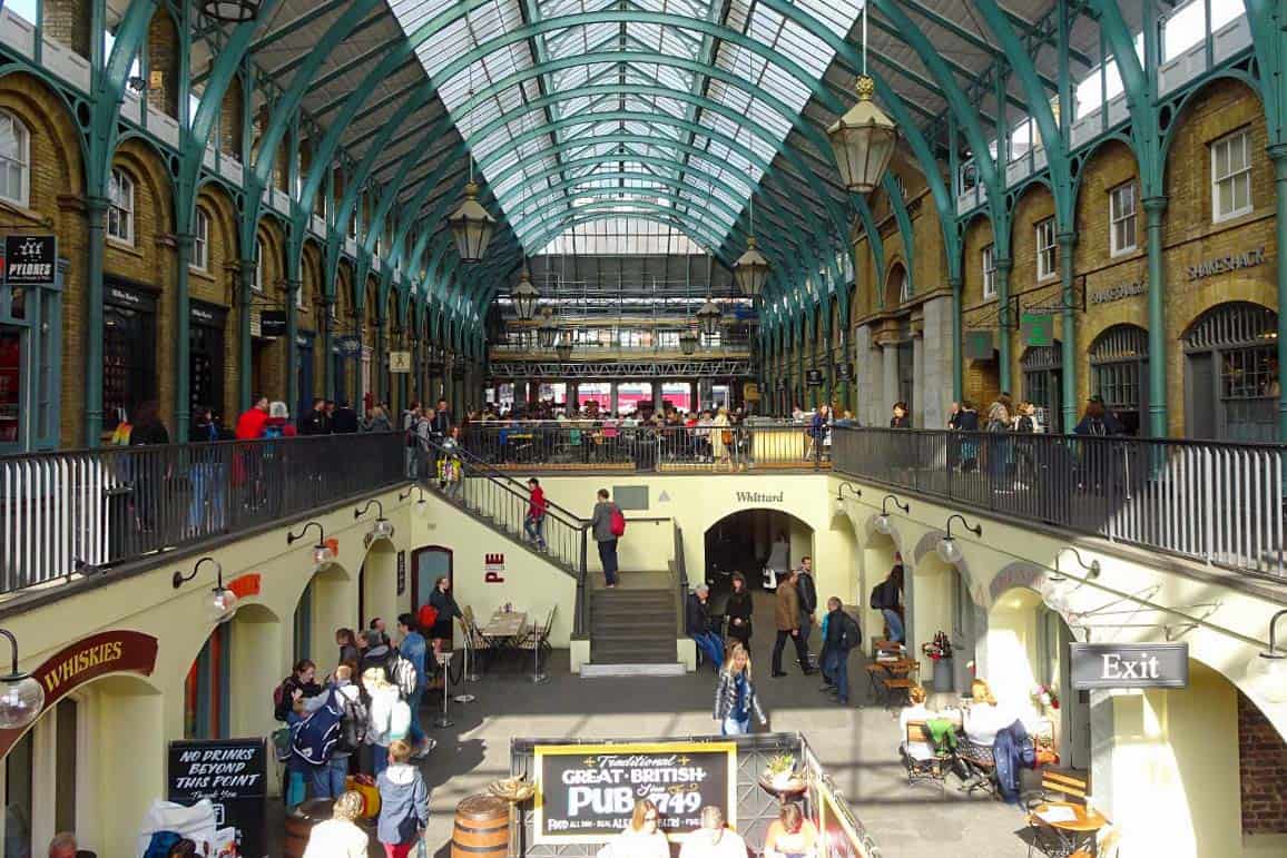 Two-level market with glass roof